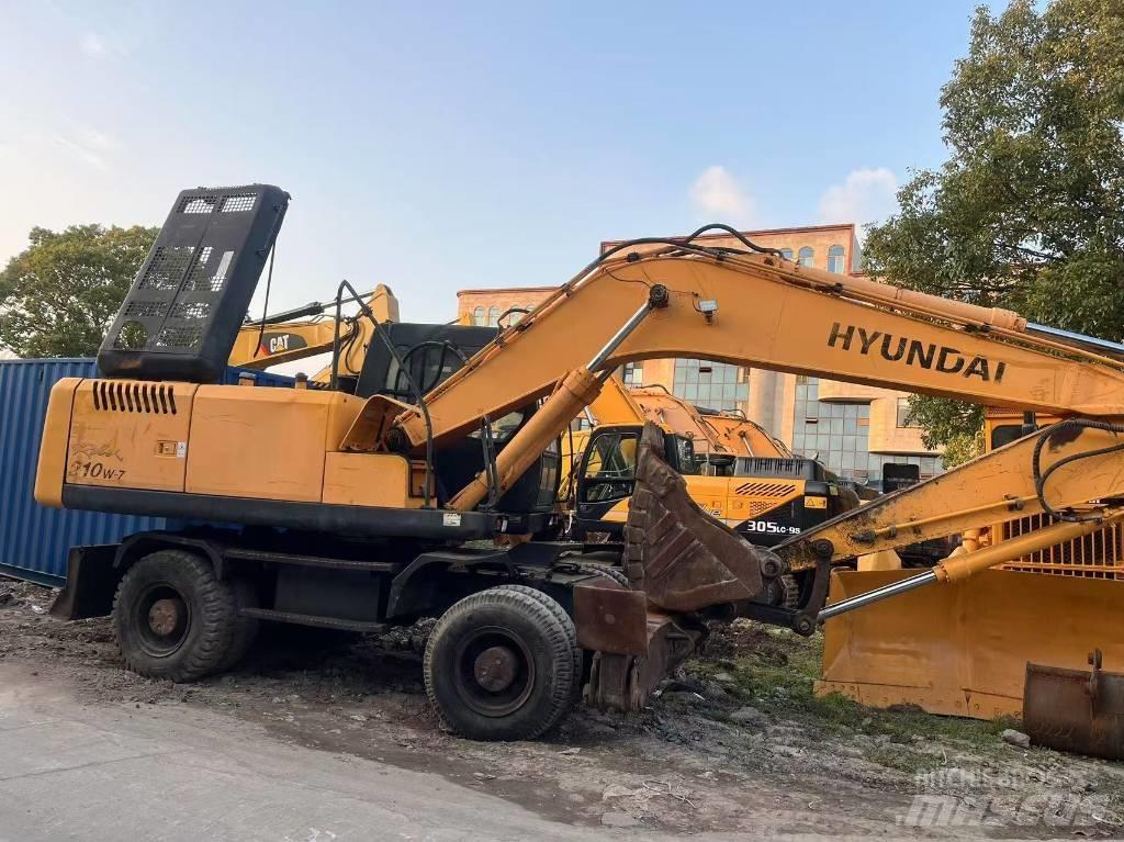 Hyundai R210W-7 Колёсные экскаваторы