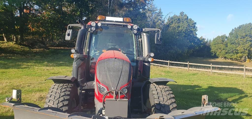 Valtra N114HT5 Трактора