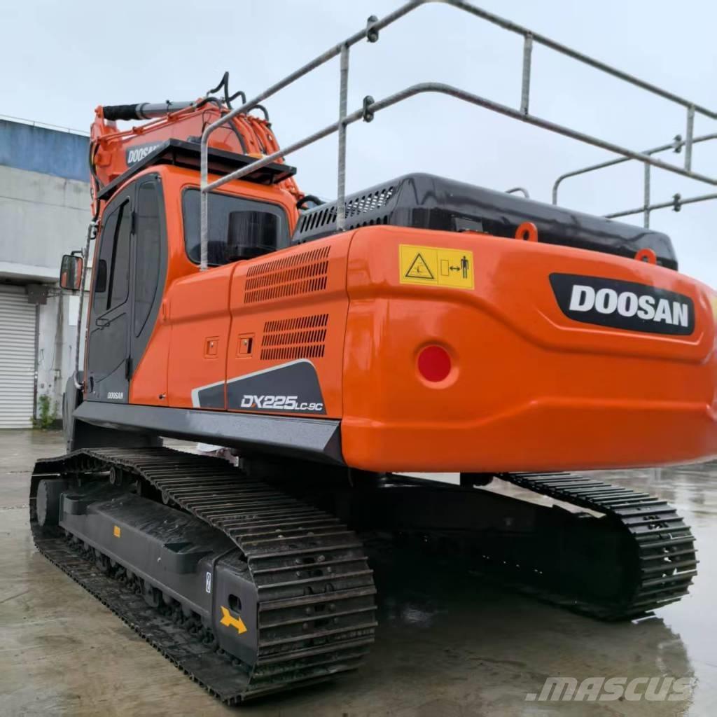 Doosan DX 225 LCA Гусеничные экскаваторы