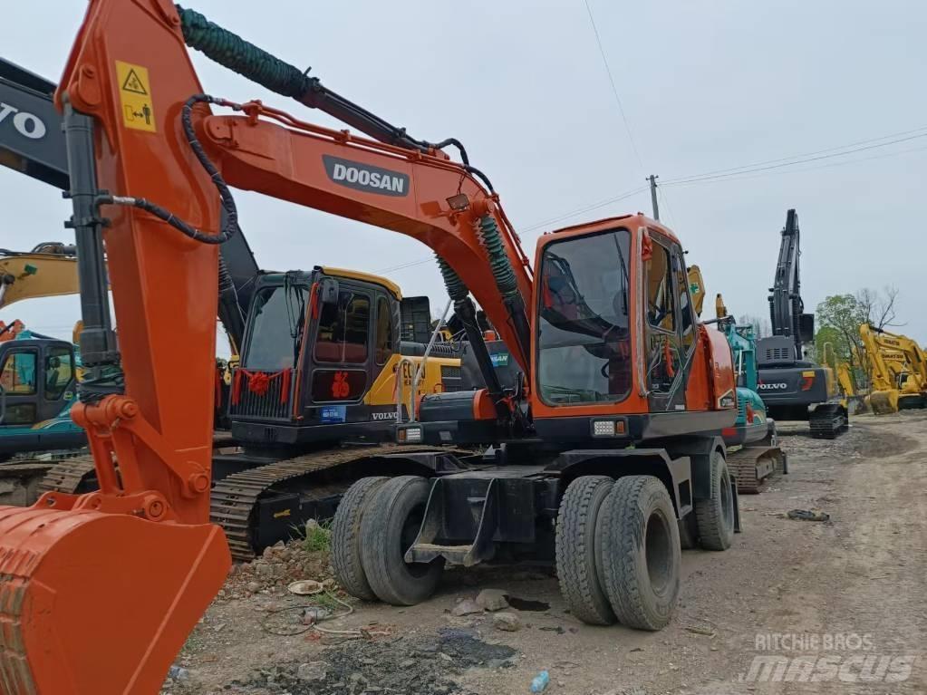 Doosan 150 W-7 Колёсные экскаваторы
