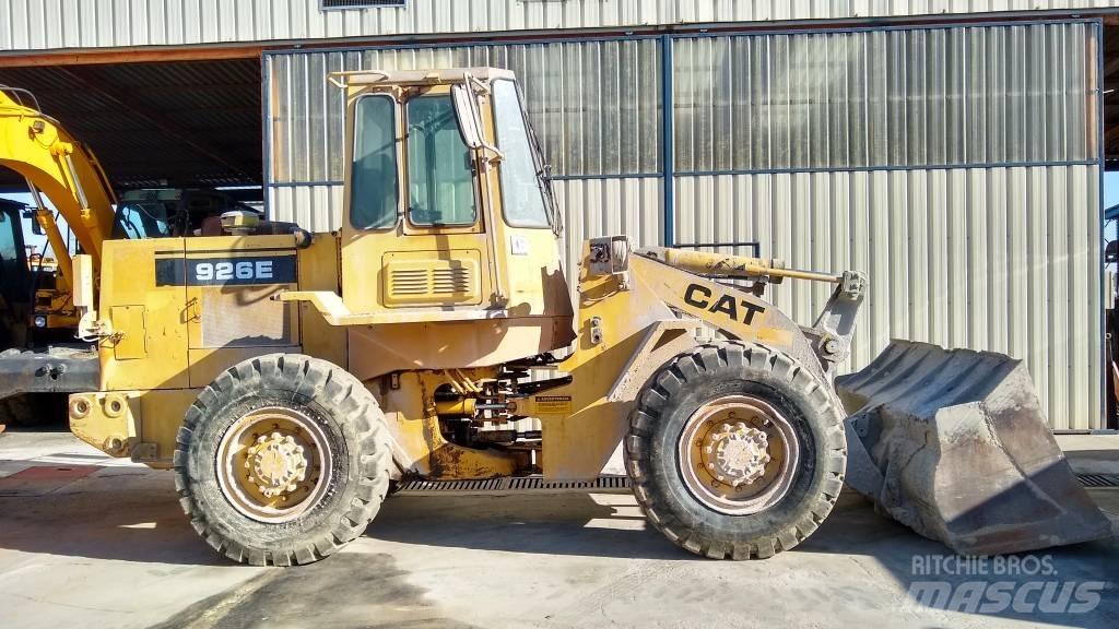 CAT 926 E Фронтальные погрузчики