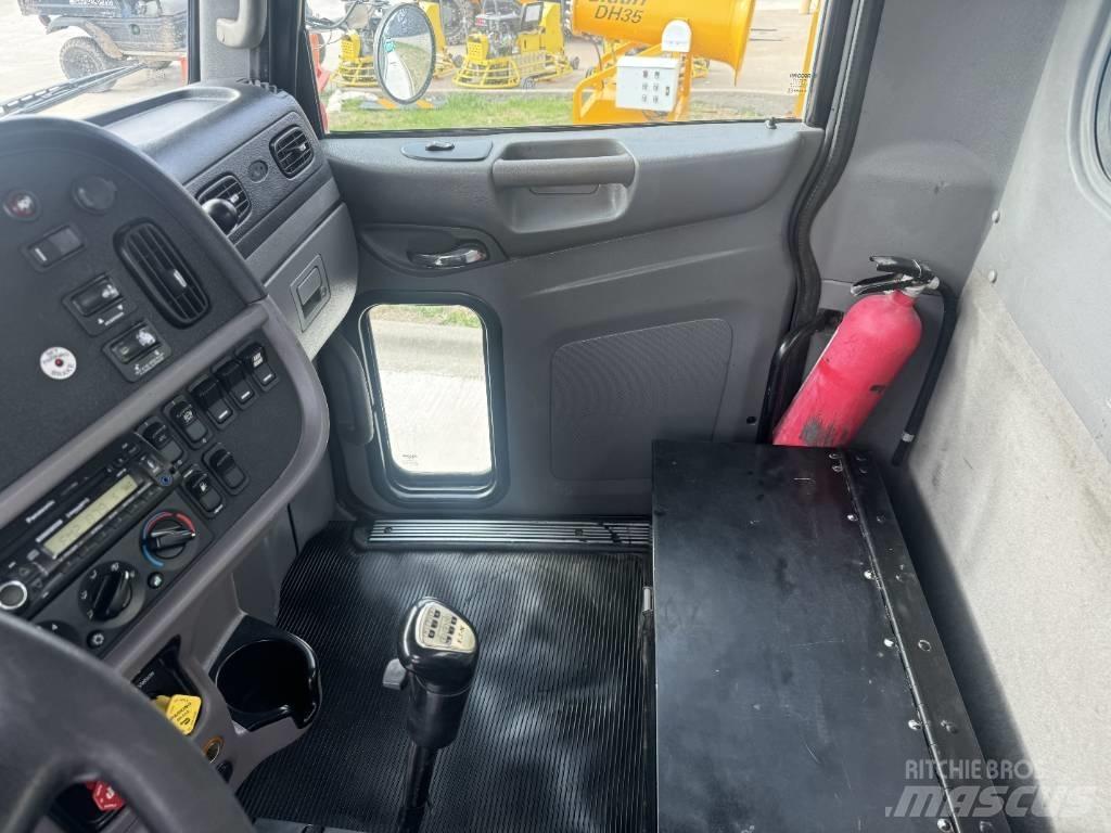 Peterbilt 384 Коммерческий транспорт - Другие