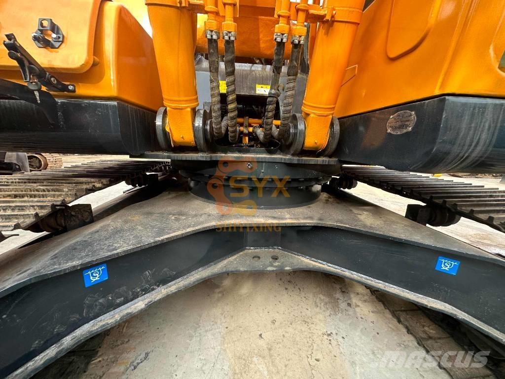 Hyundai R220 Гусеничные экскаваторы