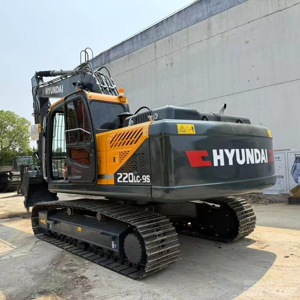 Hyundai R220LC-9S Малые экскаваторы 7т-12т