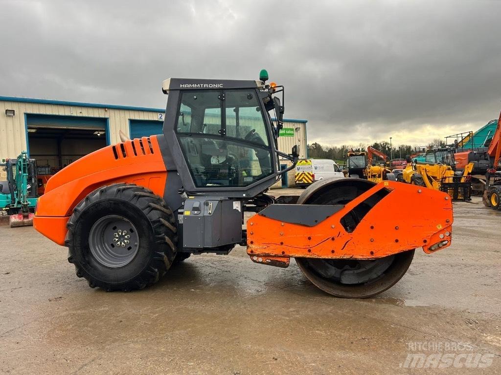 Hamm H13i Грунтовые катки