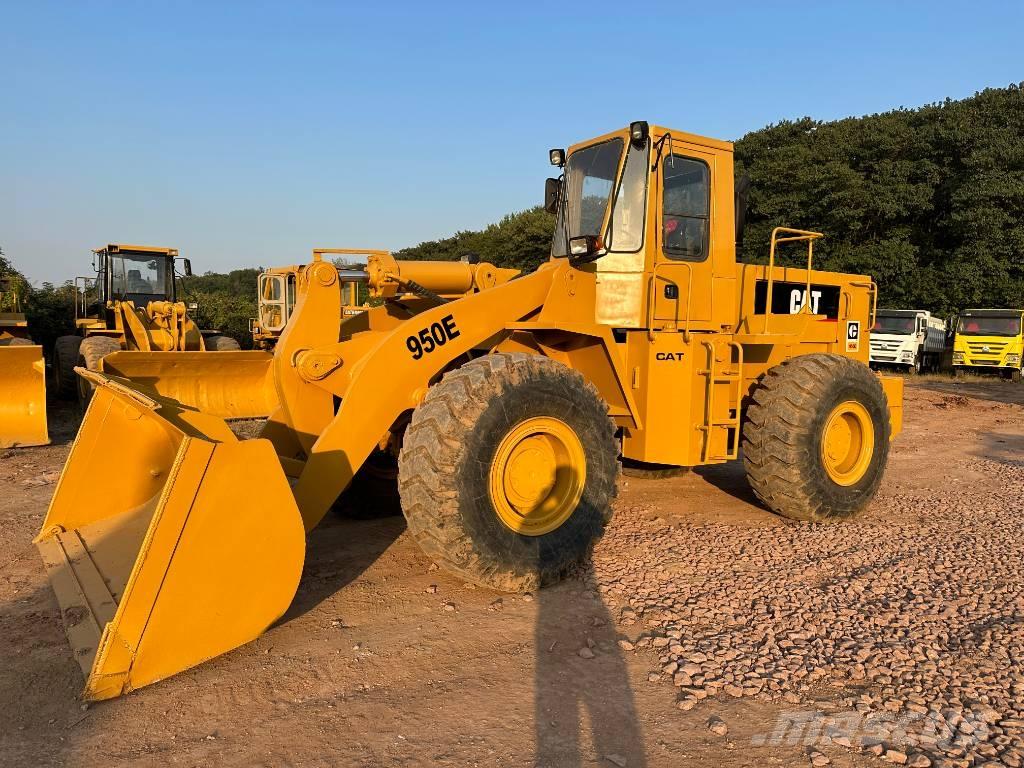 CAT 950E Фронтальные погрузчики