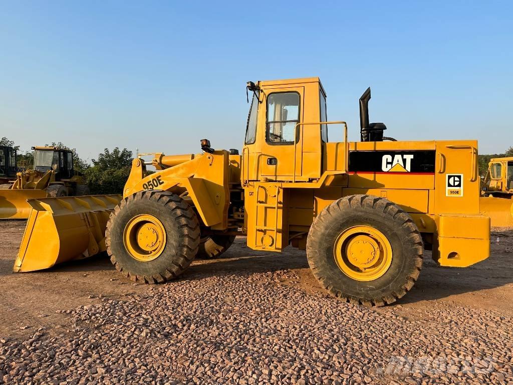 CAT 950E Фронтальные погрузчики