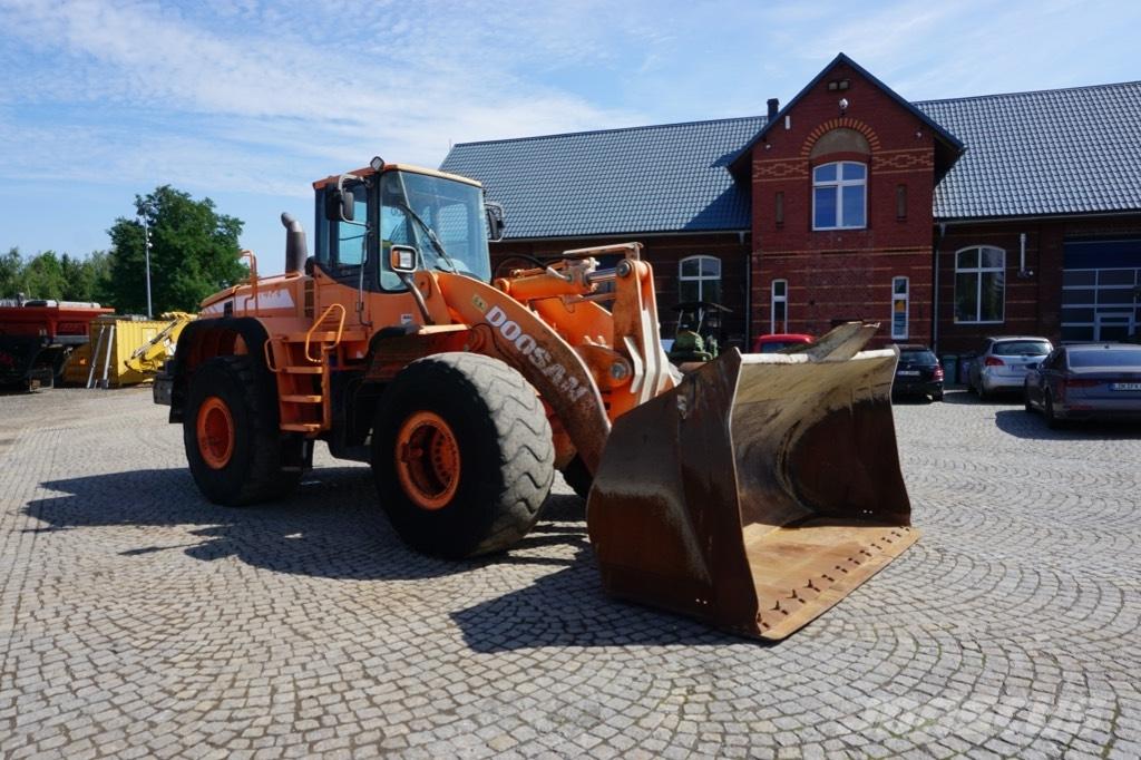 Doosan DL 400 Фронтальные погрузчики