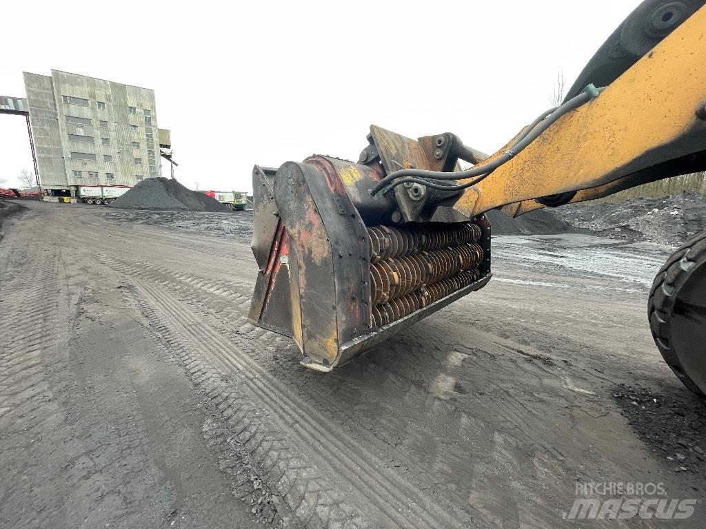 Liebherr L 580 Фронтальные погрузчики
