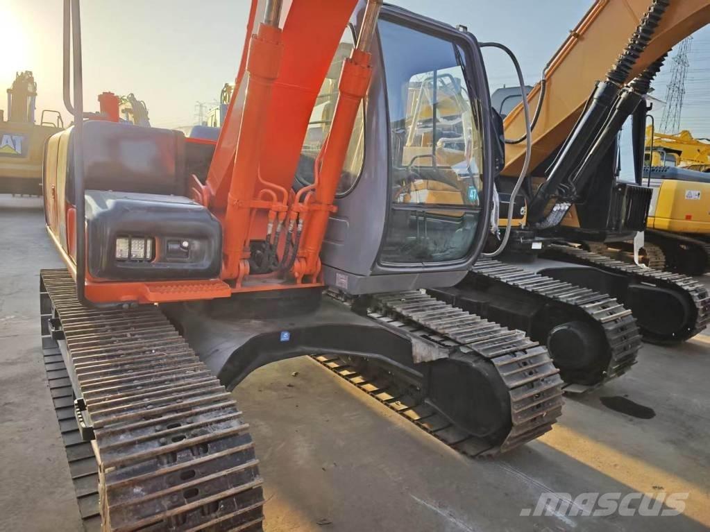 Hitachi ZX 120 Гусеничные экскаваторы