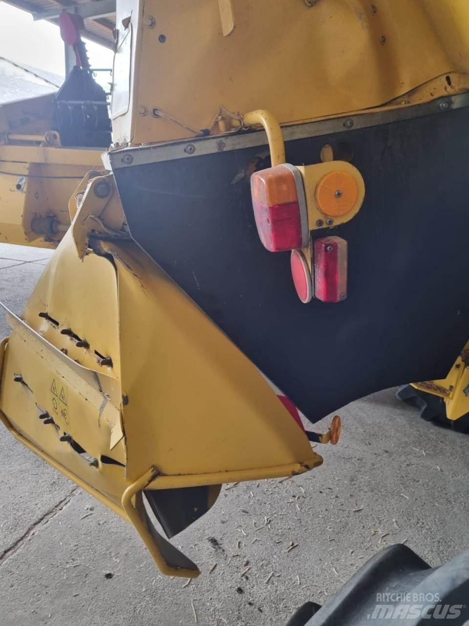 New Holland TF 76 Зерноуборочные комбайны
