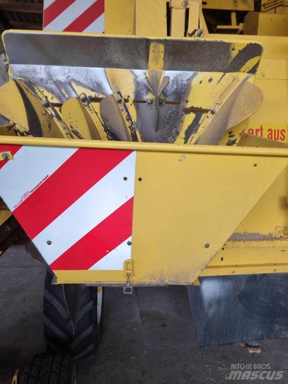 New Holland TF 76 Зерноуборочные комбайны