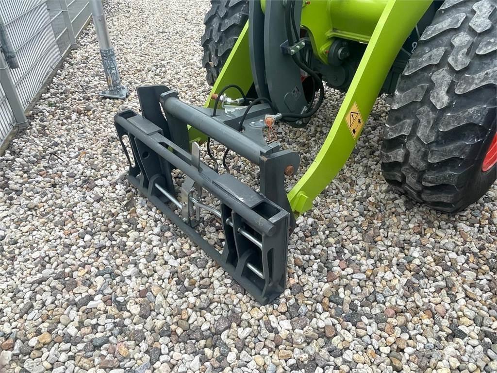 CLAAS Torion 535 Фронтальные погрузчики