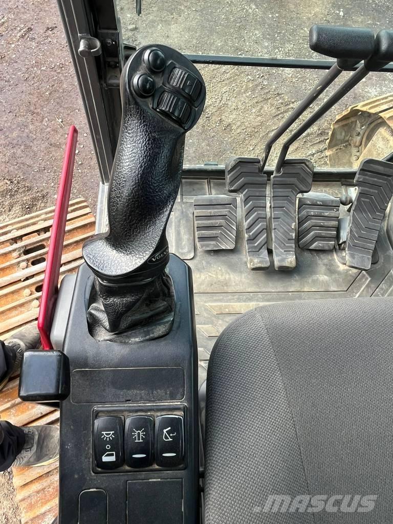 Volvo ECR 235 EL Гусеничные экскаваторы