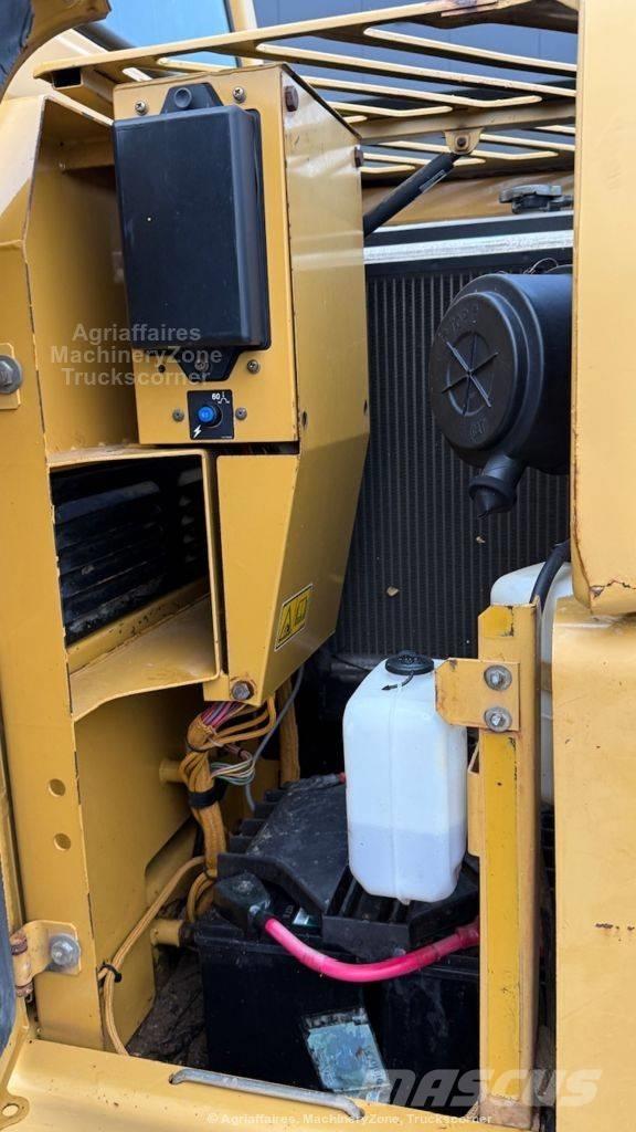 CAT 307 Малые экскаваторы 7т-12т