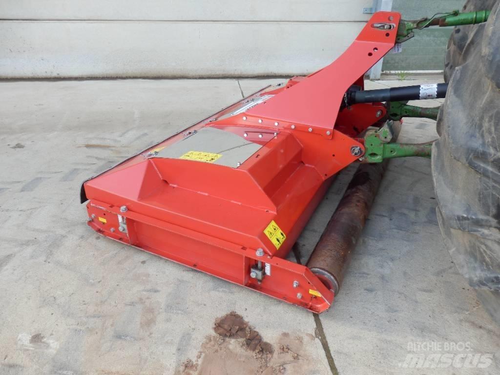 Trimax Snake Навесные и прицепные косилки