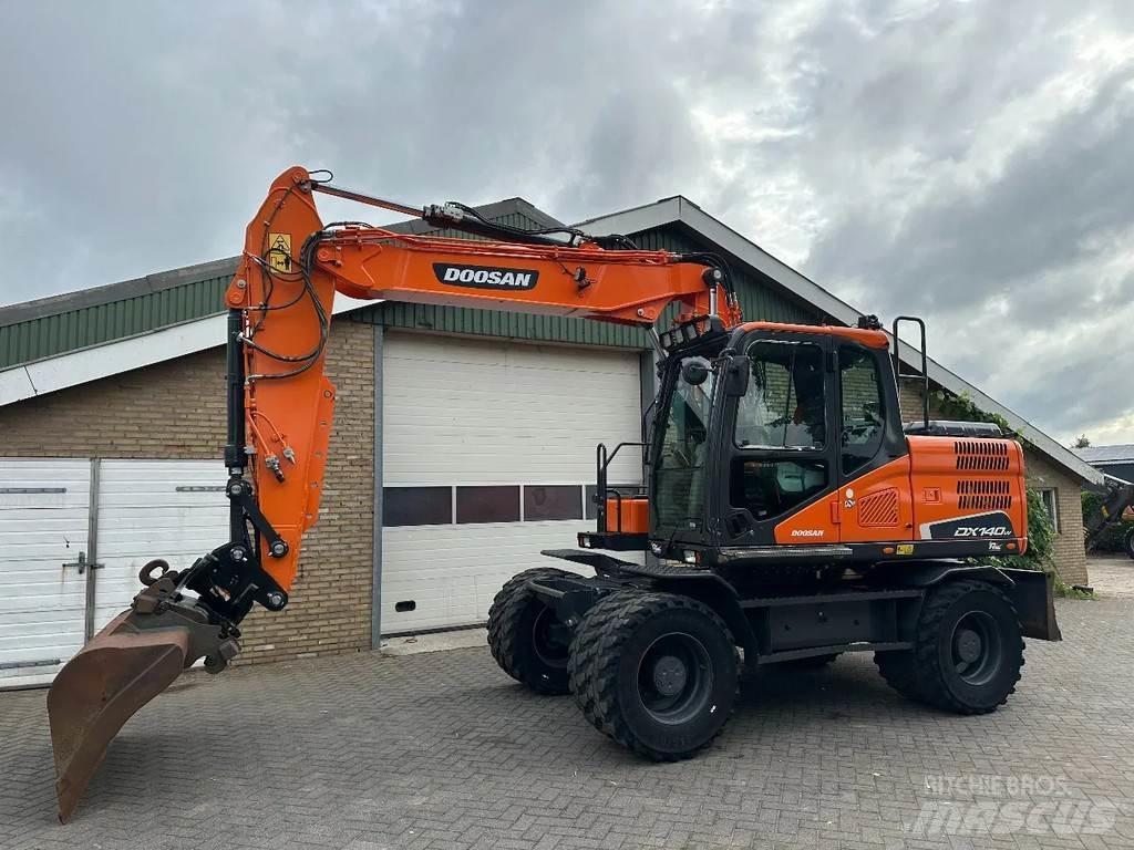 Doosan DX140W-5 Колёсные экскаваторы