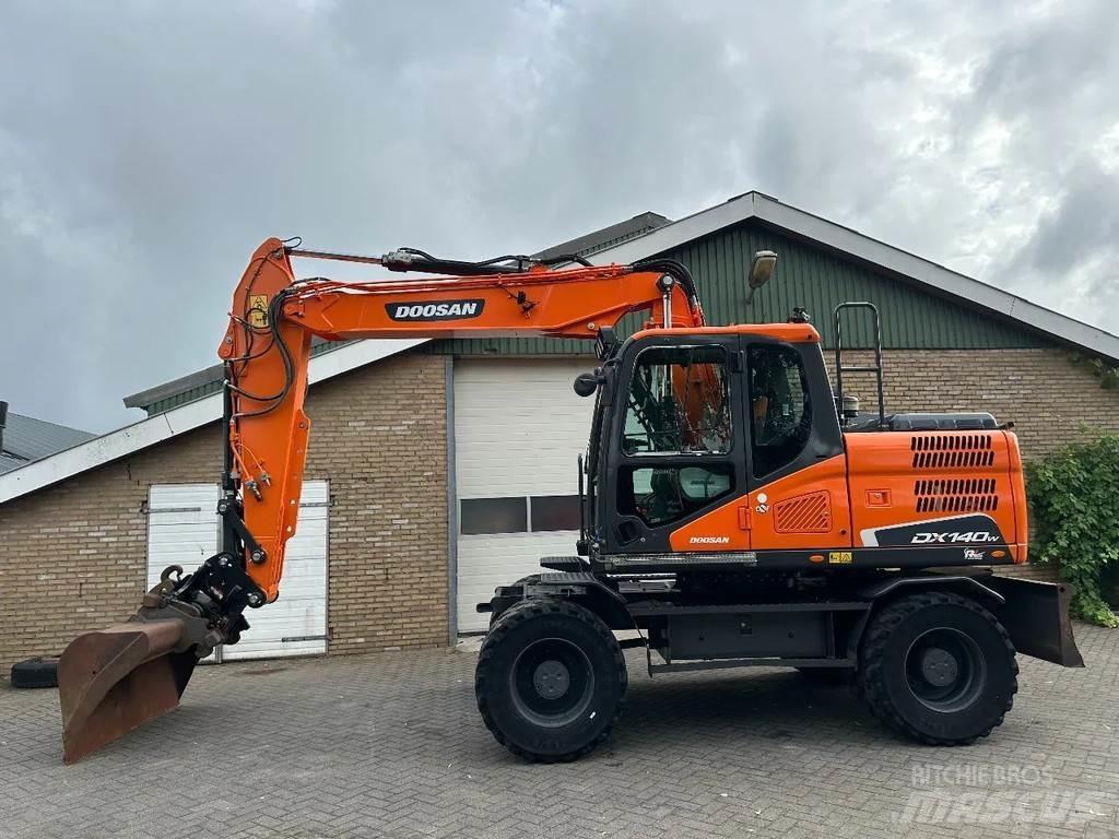 Doosan DX140W-5 Колёсные экскаваторы