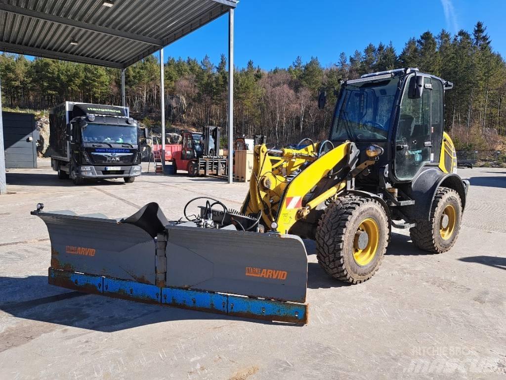 Komatsu WA 80 M Фронтальные погрузчики