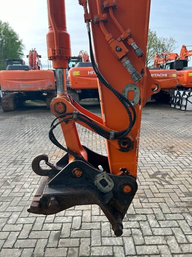 Hitachi ZX 140 W-3 Колёсные экскаваторы