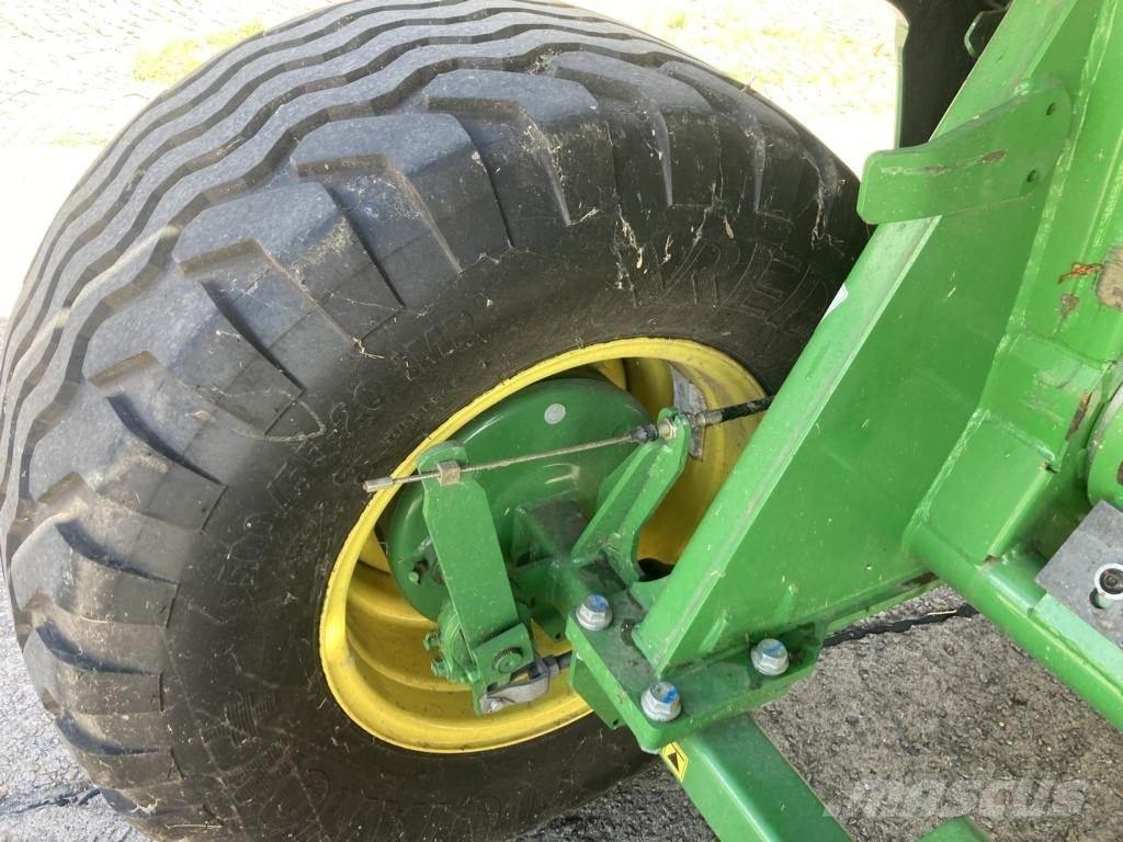 John Deere V461M Рулонные пресс-подборщики