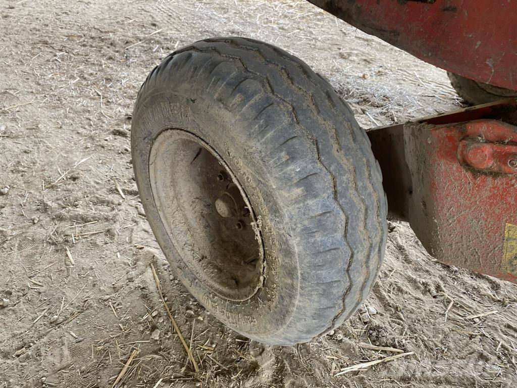 Kuhn MINOTOR 3060 Оборудование для разгрузки силоса