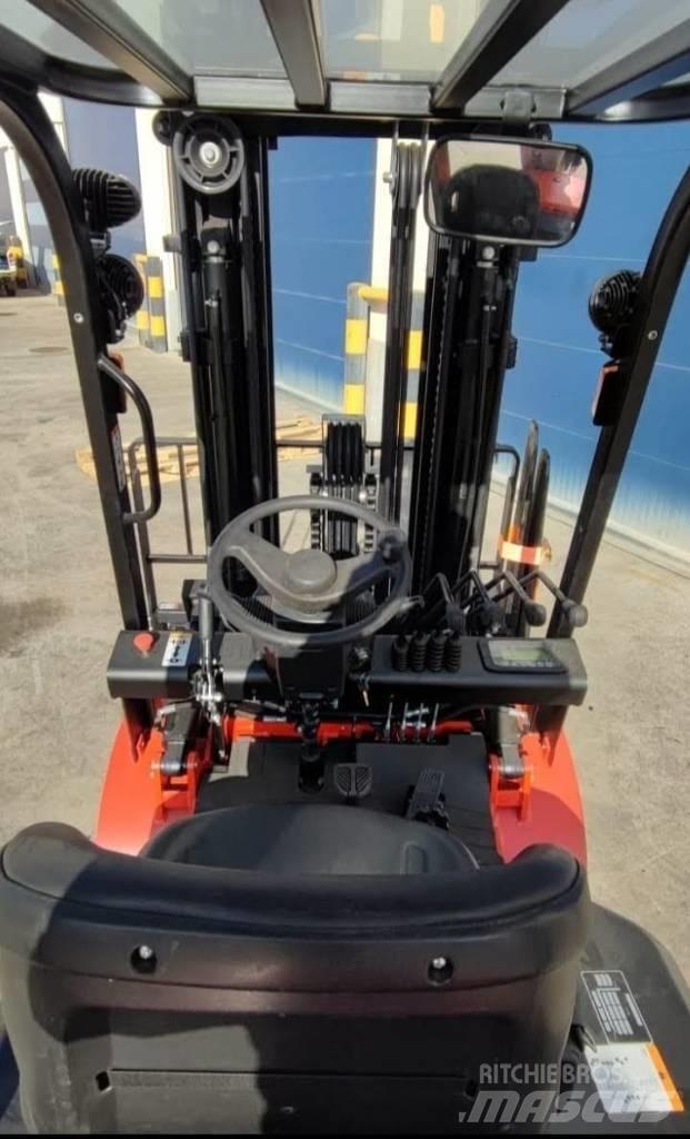 EP EQUIPMENT EFL302 Электропогрузчики