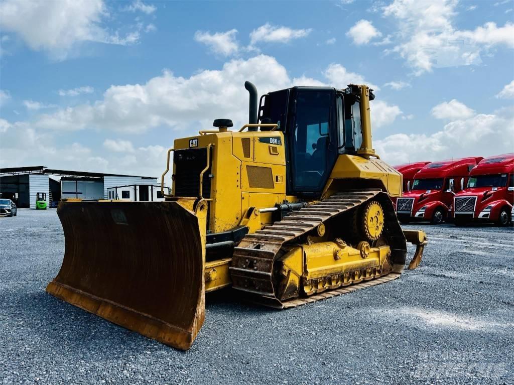 CAT D 6 N XL Гусеничные бульдозеры