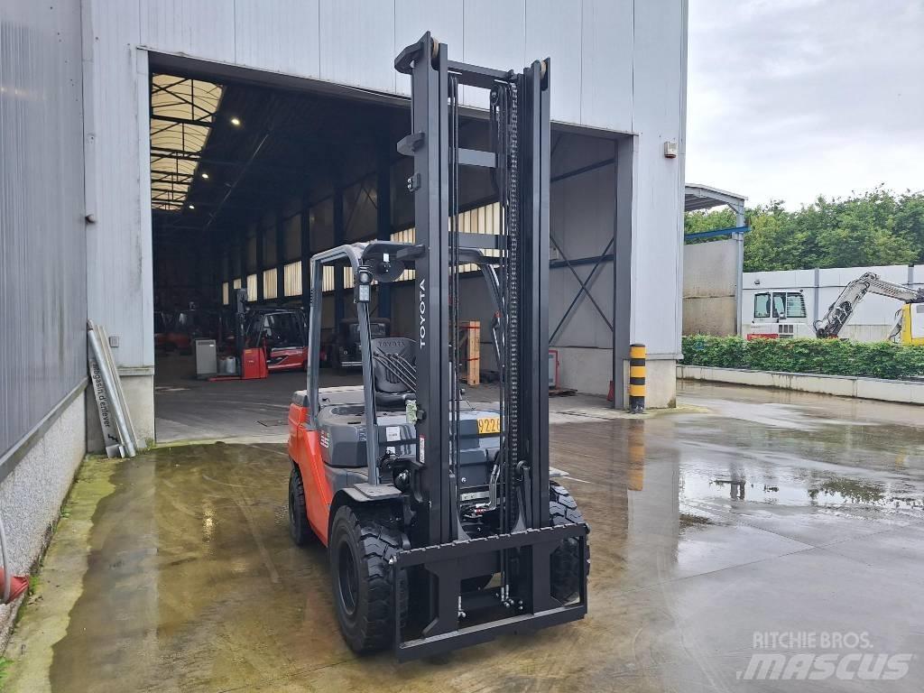 Toyota 52-2 FD JF 35 Дизельные погрузчики