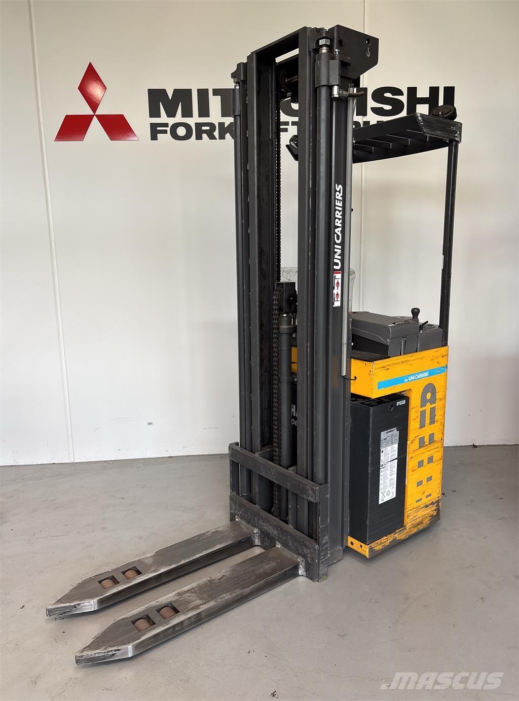 Atlet ASN200 Самоходные электроштабелёры