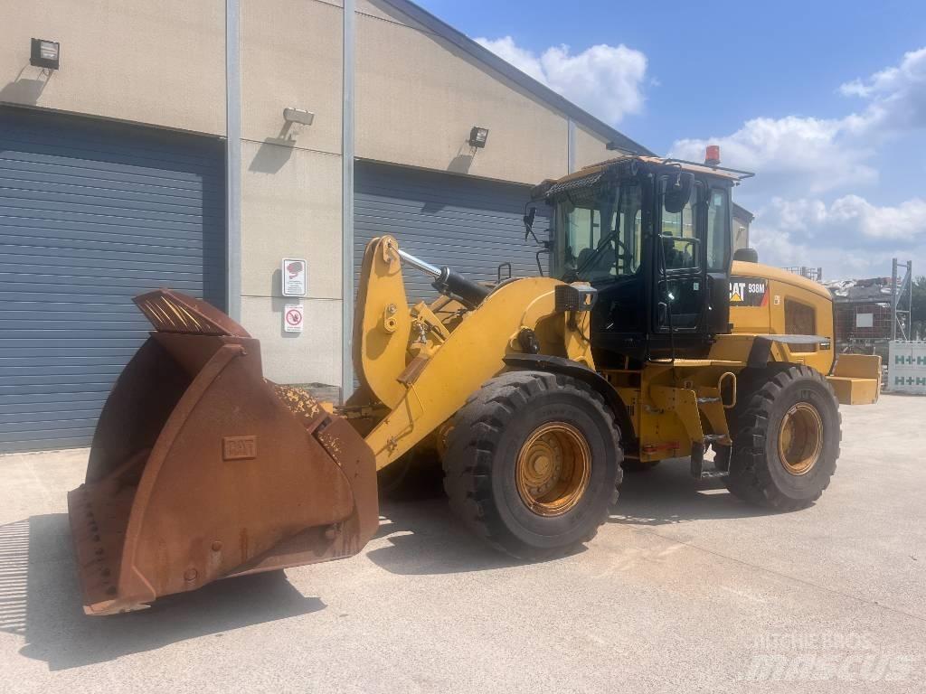 CAT 938M Фронтальные погрузчики