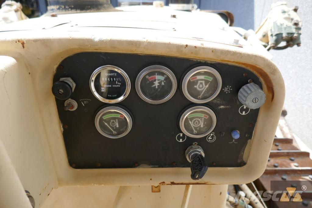 CAT D7G Ex-army Гусеничные бульдозеры