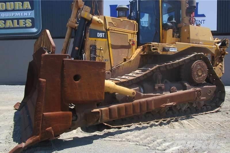 CAT D9T Гусеничные бульдозеры