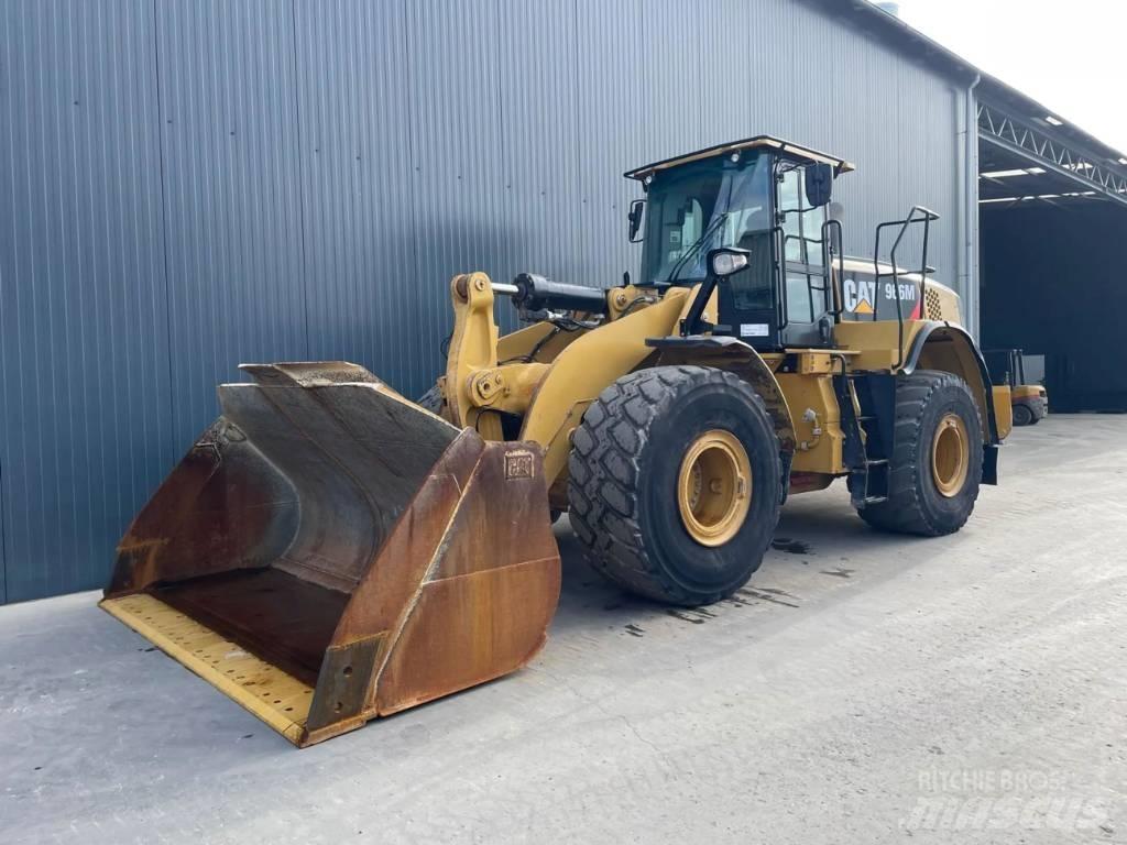 CAT 966M Фронтальные погрузчики