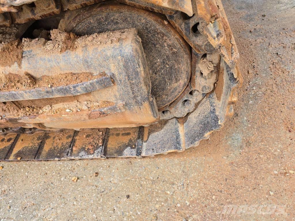 Hyundai Robex 300 LC Гусеничные экскаваторы