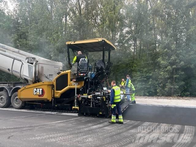 CAT AP 555 Асфальтоукладчики