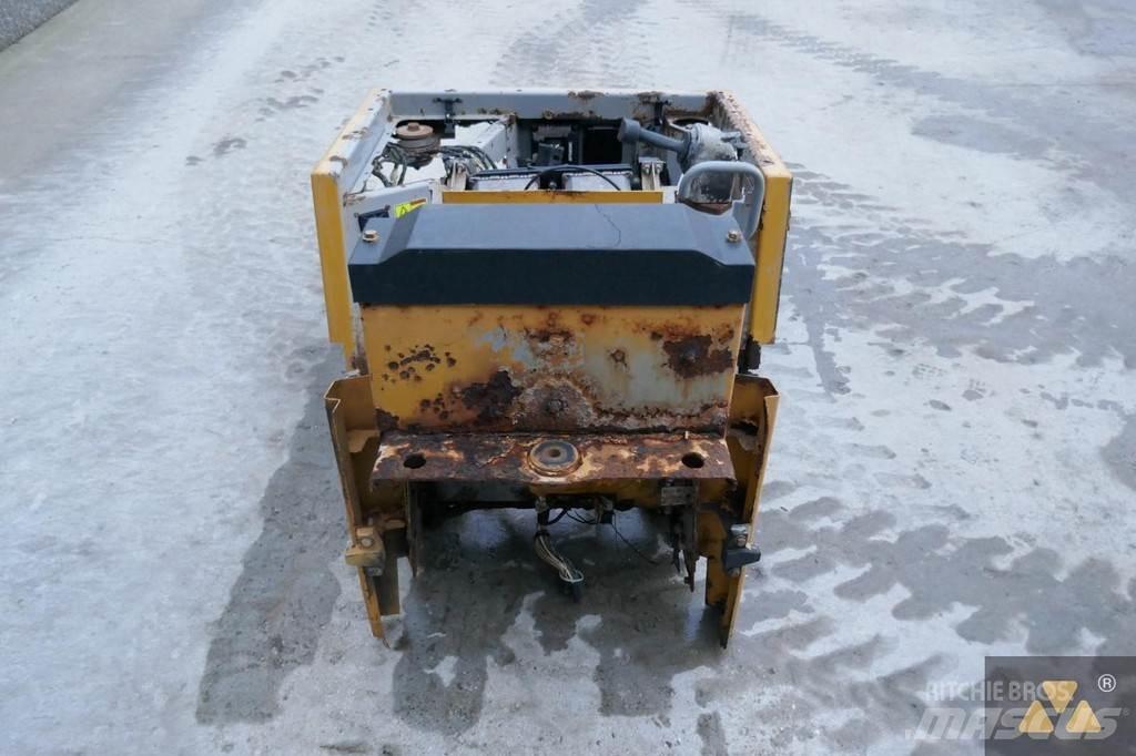 CAT 220-2800 Кабины