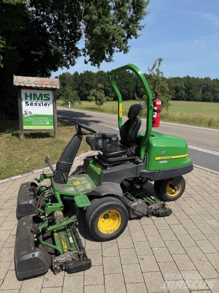 John Deere 2500 E Газонокосилки