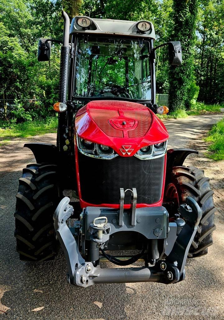 Massey Ferguson 3707 Трактора