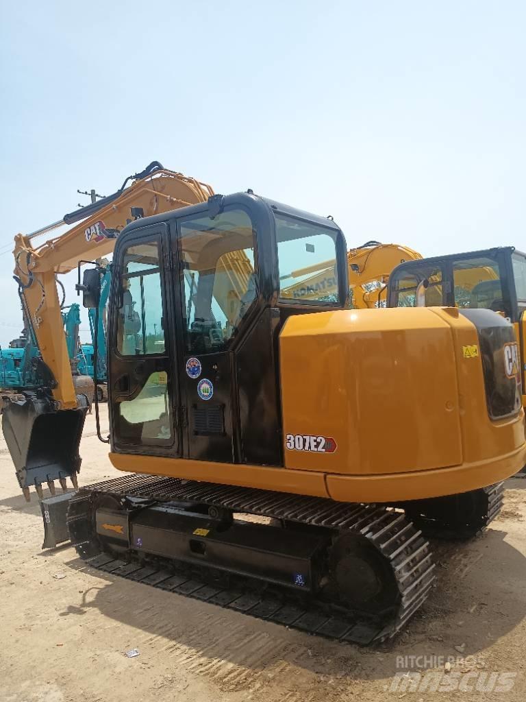 CAT 307E2 Малые экскаваторы 7т-12т