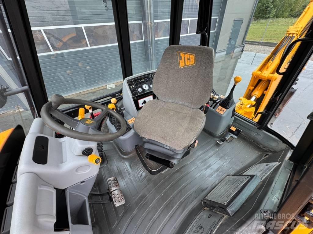 JCB 3 CX Экскаваторы-погрузчики