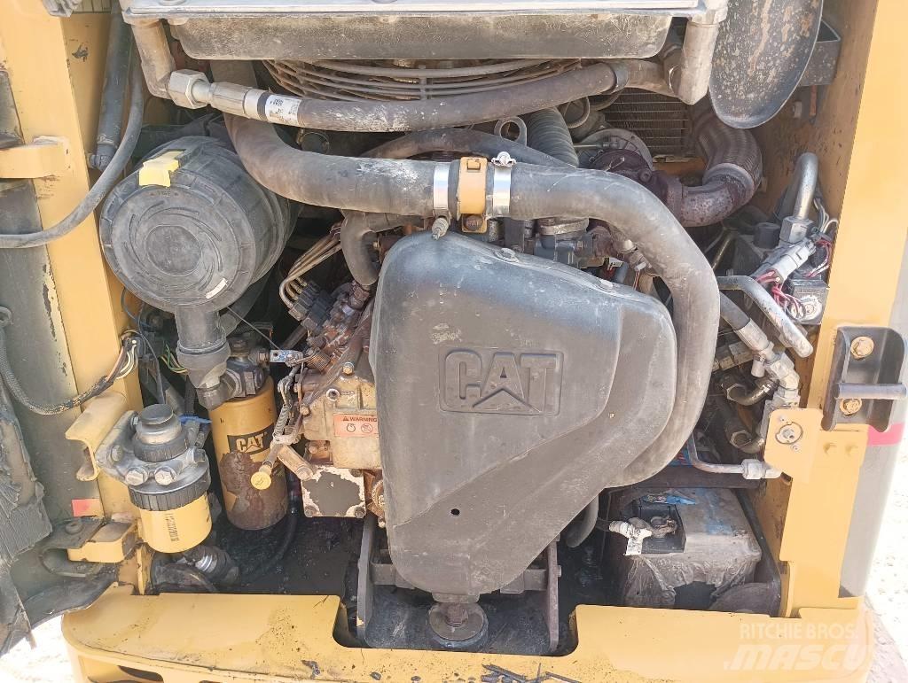 CAT 226 B Мини-погрузчики