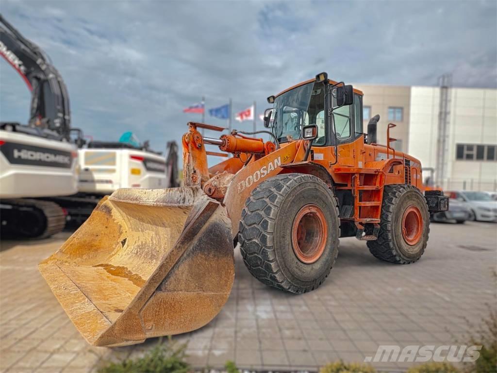 Doosan DL 300 Фронтальные погрузчики