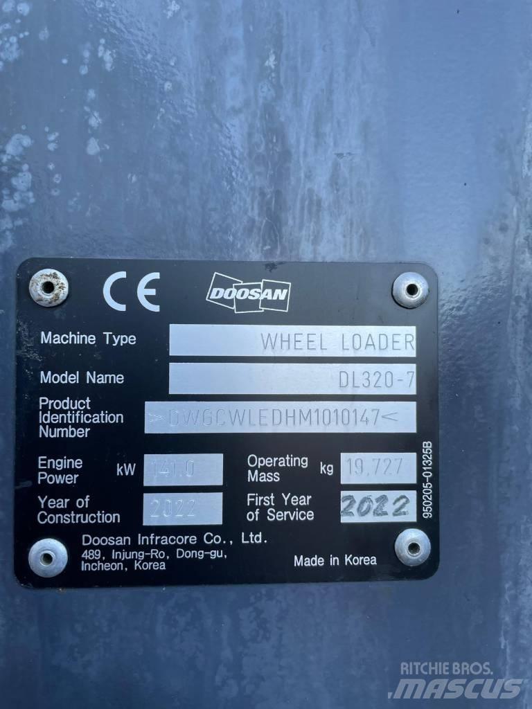 Doosan DL 320-7 Фронтальные погрузчики