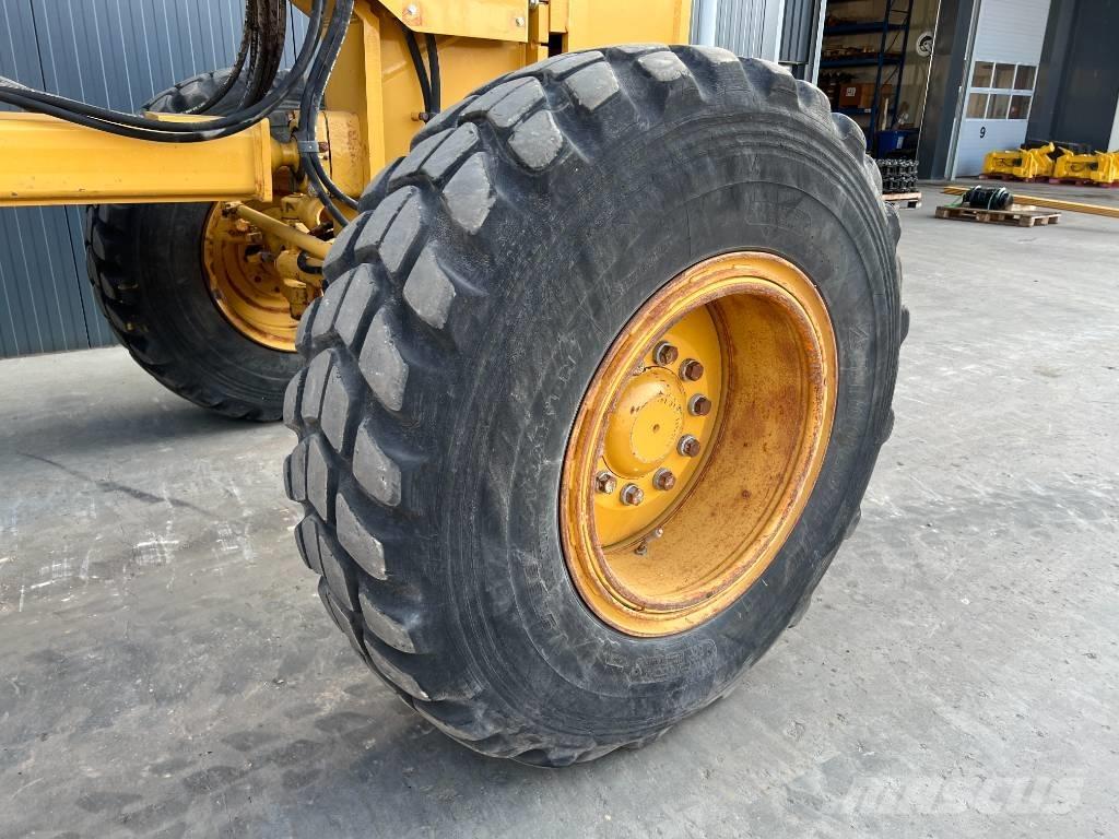 CAT 140K Грейдеры