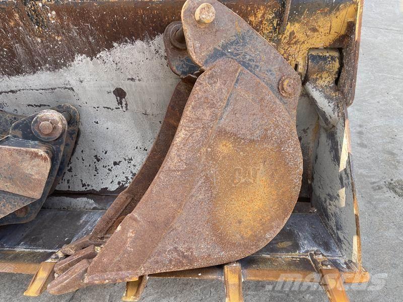 CAT 428 F Экскаваторы-погрузчики