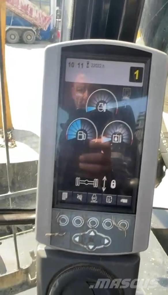CAT 318D MH Складская техника - Другие