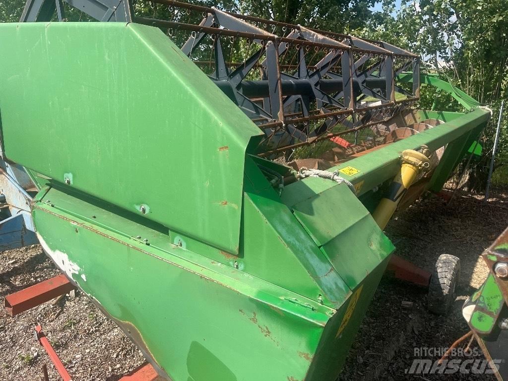 John Deere 2058 Зерноуборочные комбайны