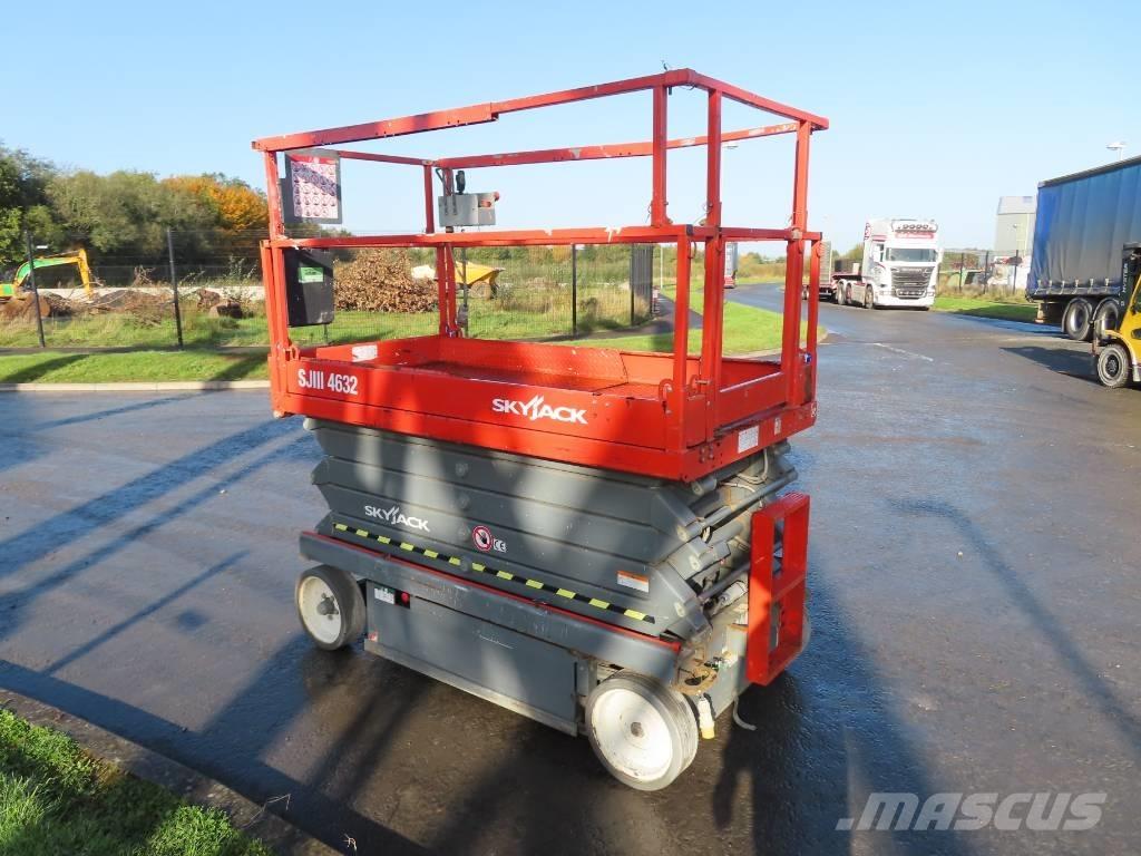 SkyJack SJ III 4632 Ножничные подъемники