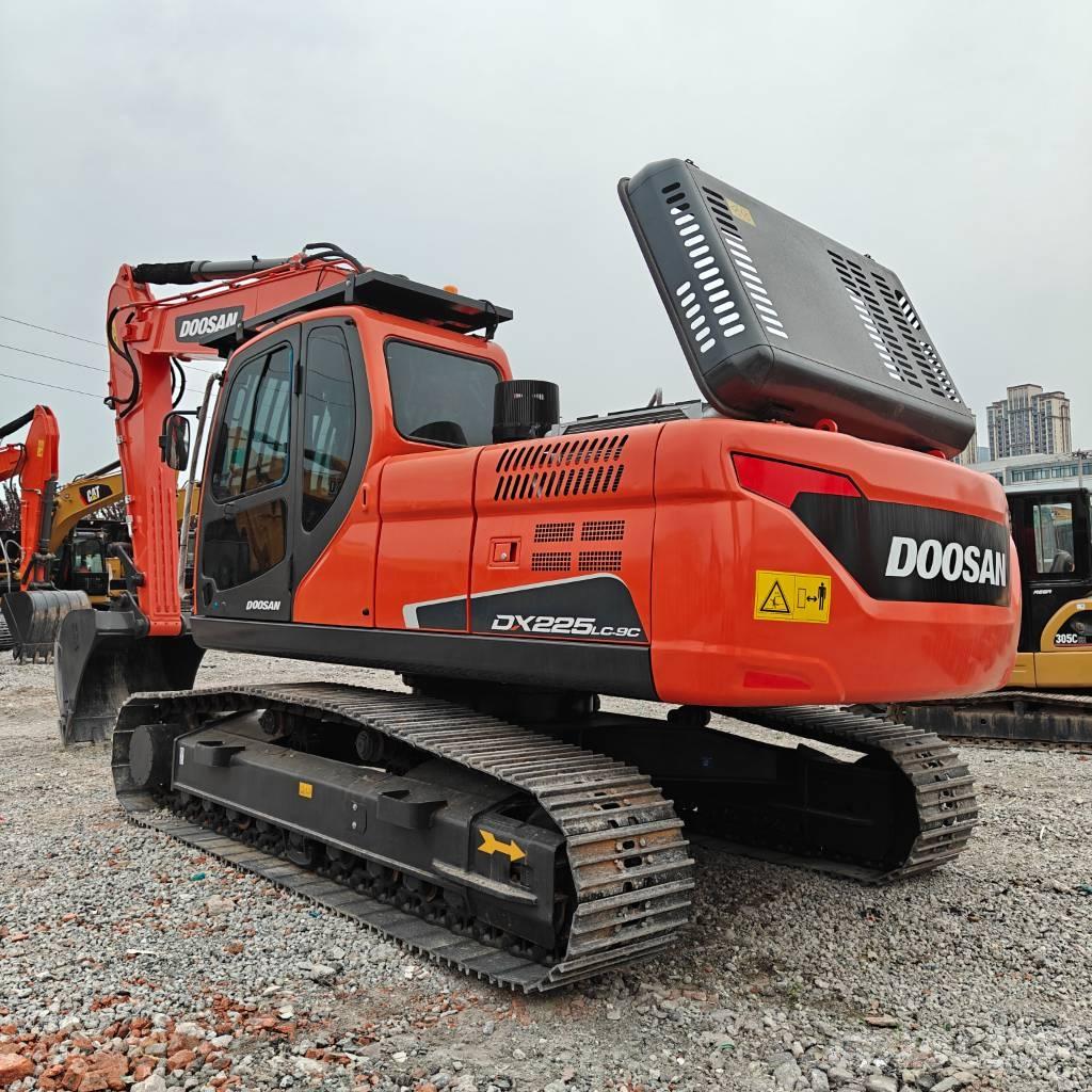 Doosan DX 225 LCA Гусеничные экскаваторы